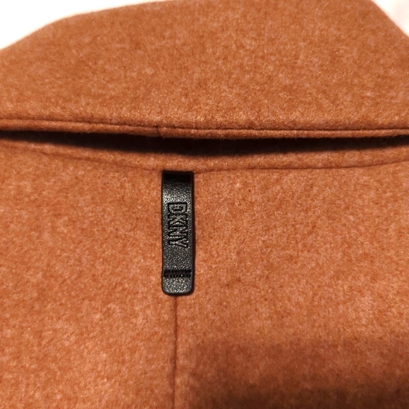 NWT:DKNY Fashion women’s brown faux wool overcoat. Size XXL. - Picture 13 of 13